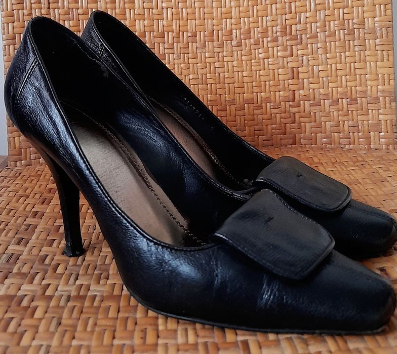 Sapatos Boss pretos, de salto alto. Tamanho 38,5