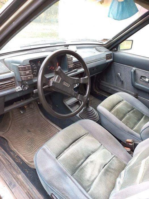 Автомобіль Audi 80