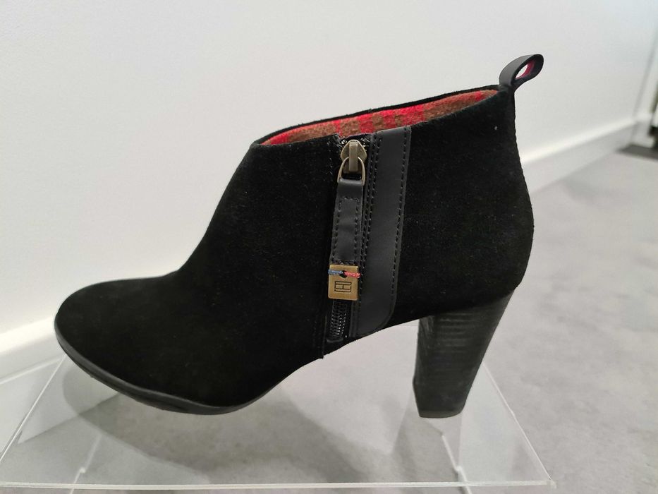 Zamszowe botki Tommy Hilfiger