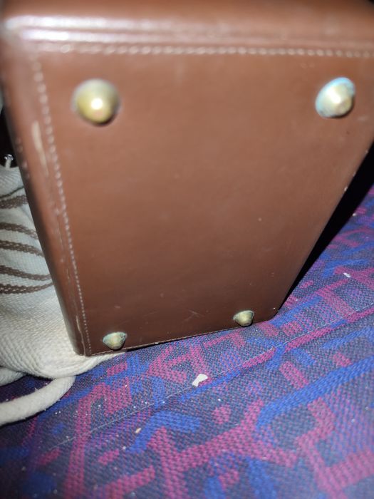 Bar vintage em pele transportável