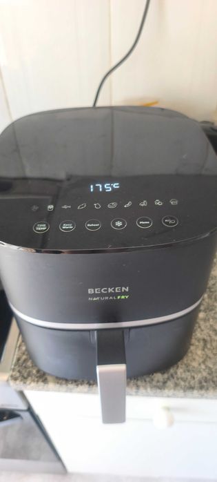 Air fryer semi nova