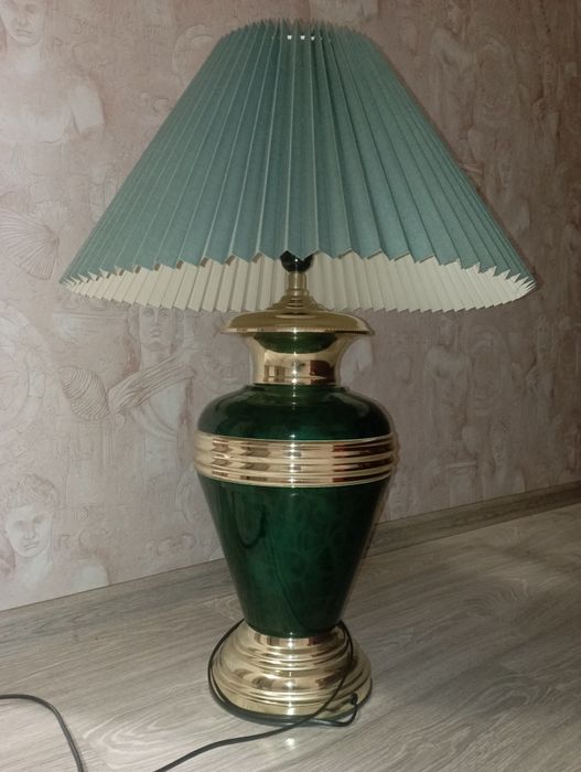 Настільну лампу вінтажну