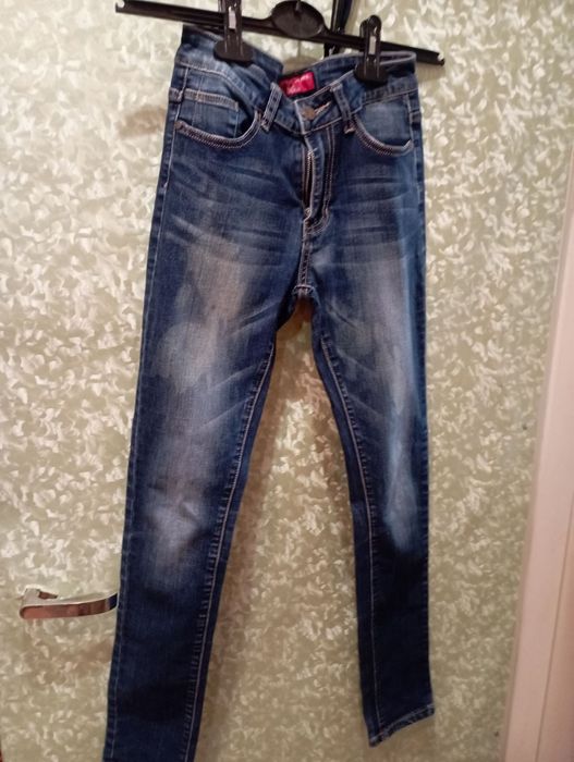 Джинсы  для девочки б/у
