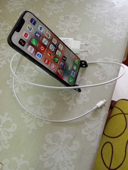 Vendo um aphone 14 com garantia 3 meses uso