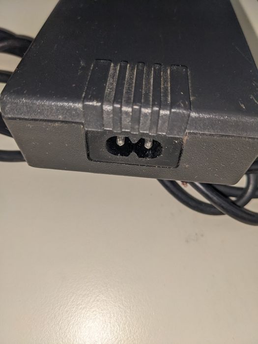 Блок живлення ноутбука HP 10.6v 1.32A