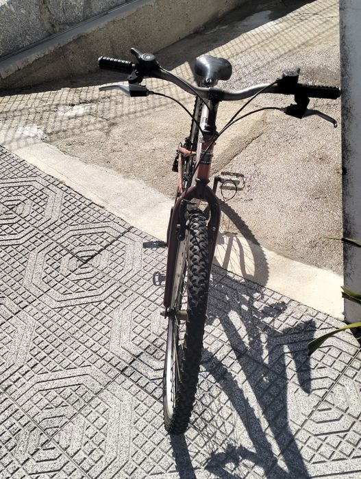 Bicicleta BTT Suspensão Total – Pronta a andar .