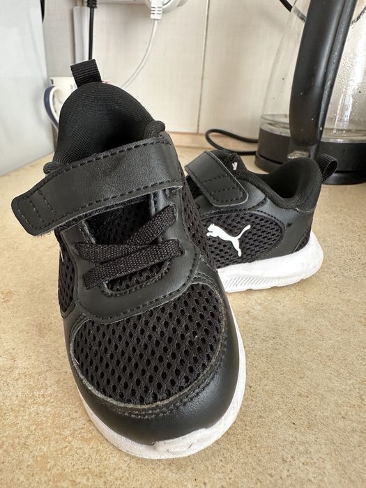 Продам детские кроссовки Puma