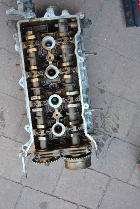 Głowica silnika Toyota Corolla 1.8 benzyna