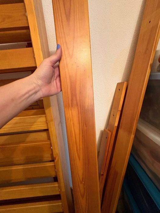 Beliche Ikea, estrutura dem pinho