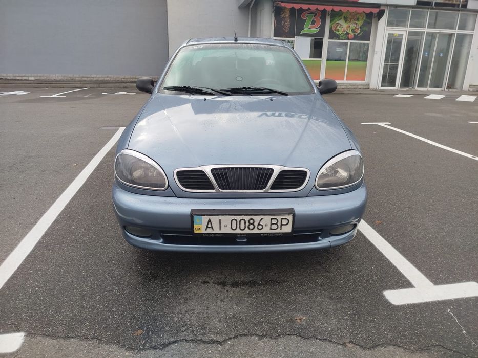 Продам машину ланос єдиний власник