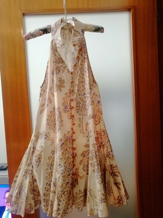 Vestidos de senhora cada 5€ tam. M