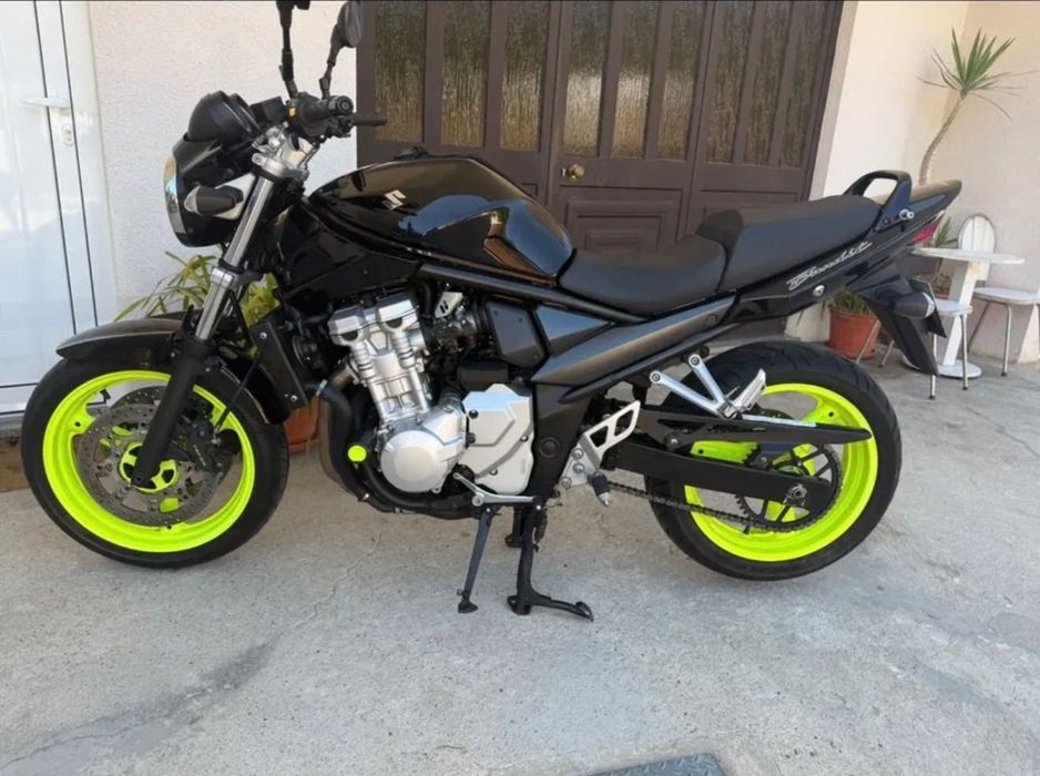 Bandit 650 muito bem estimada
