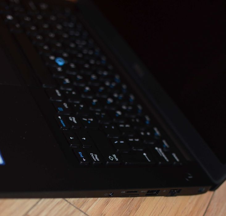 Dell Latitude E7480 14'' i5-6300U - 256GB SSD -8 GB DDR4 - Win 11 Pro