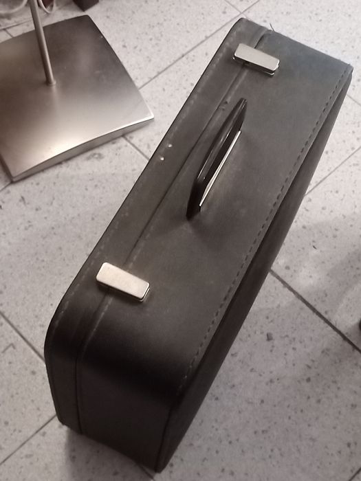 Maquina de escrever antiga marca Erika modelo 32