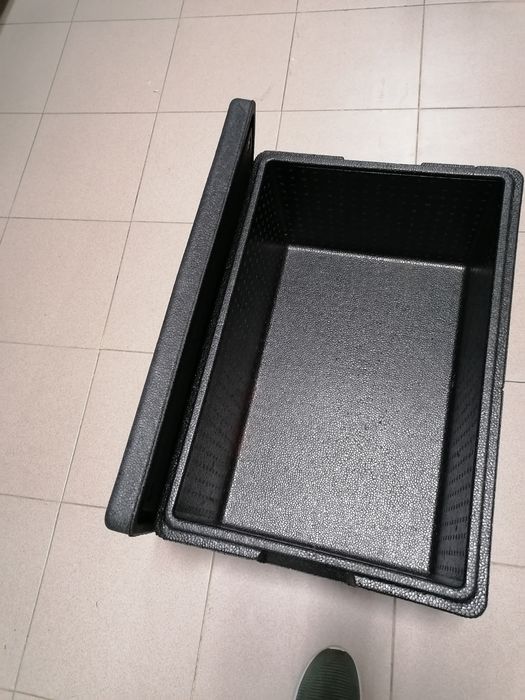 Caixa hermética leve