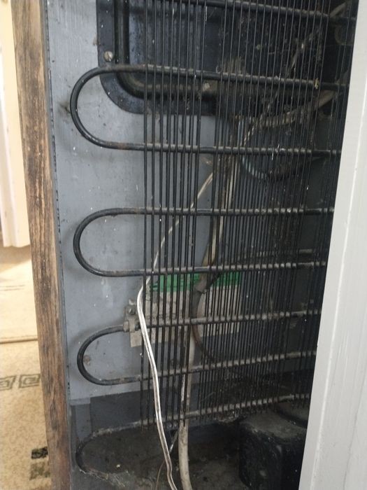 Холодильник у дерев'яному корпусі Снайґе 1m. Snaige 1m