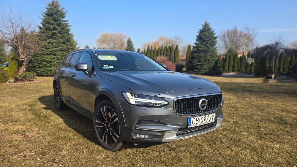 Volvo V90 Cross Country Volvo V90 CC T5 Momentum 2018 – Benzyna 2.0 Turbo (FAKTURA VAT)
