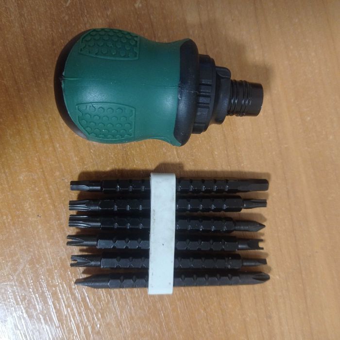 Отвертка с трещоткой, реверсивная