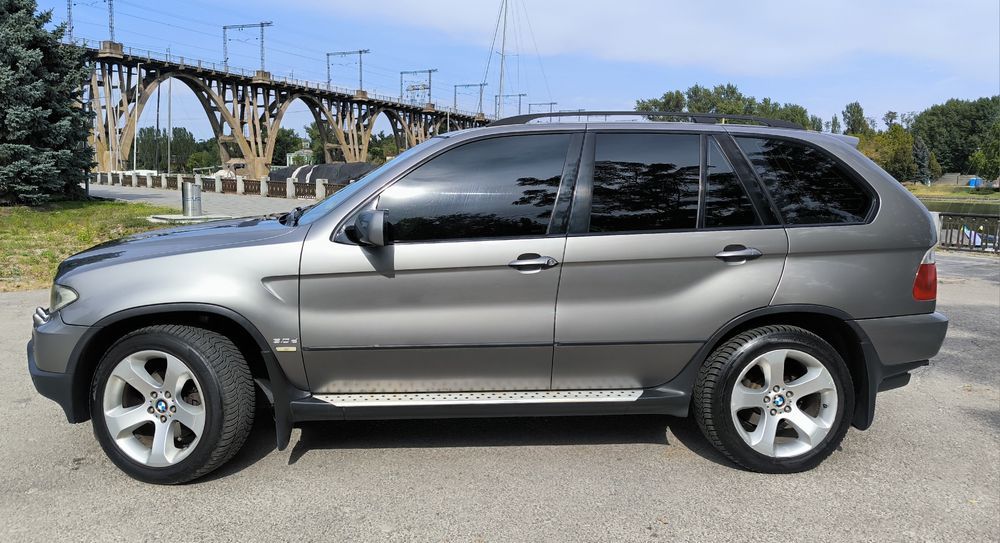 продаж BMW X5 e53