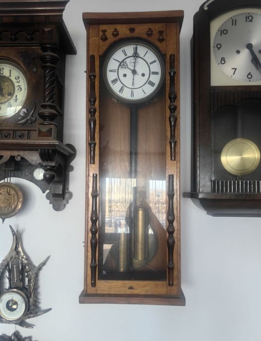 Zegary wiszące działające