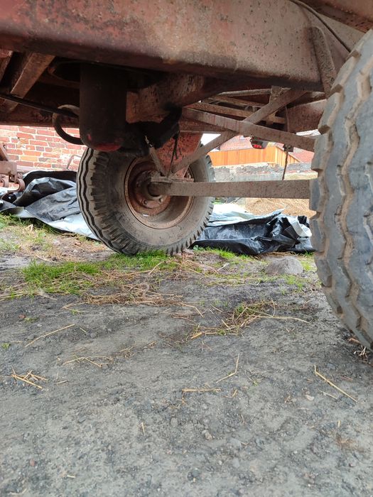 Przyczepa jednoosiowa wywrotka