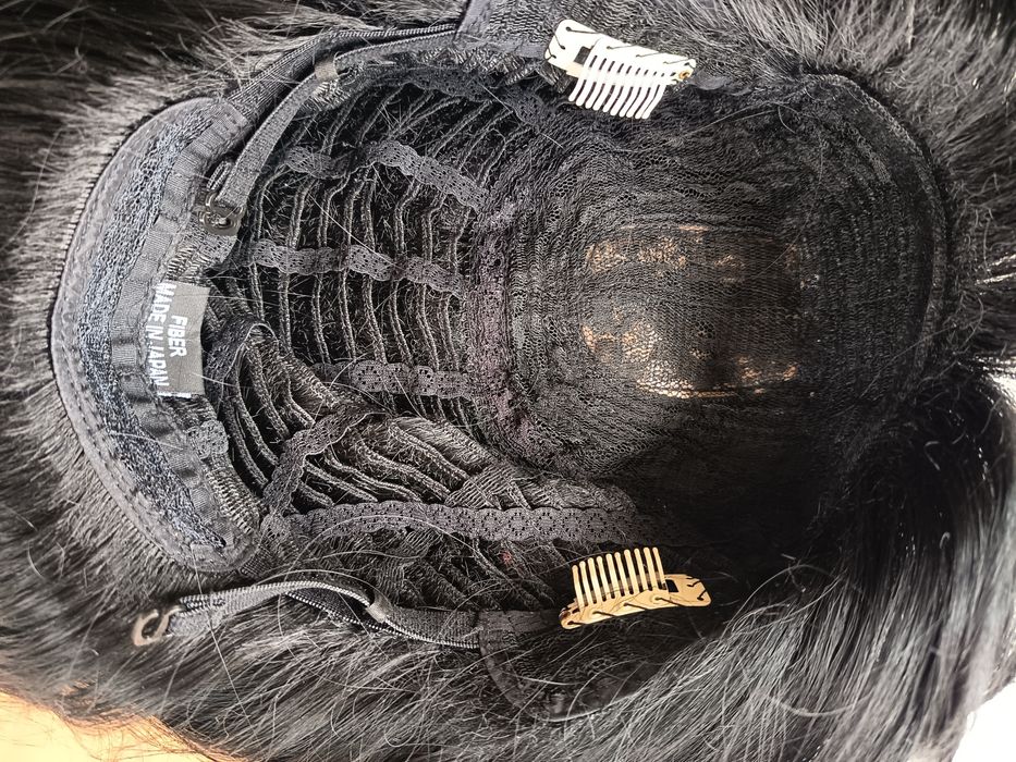 Парик чудовий...