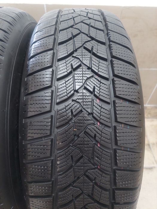 Пара зимової гуми зима зимня Dunlop R17 215 65