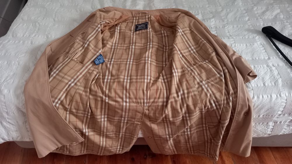Trench Burberry mulher vintage