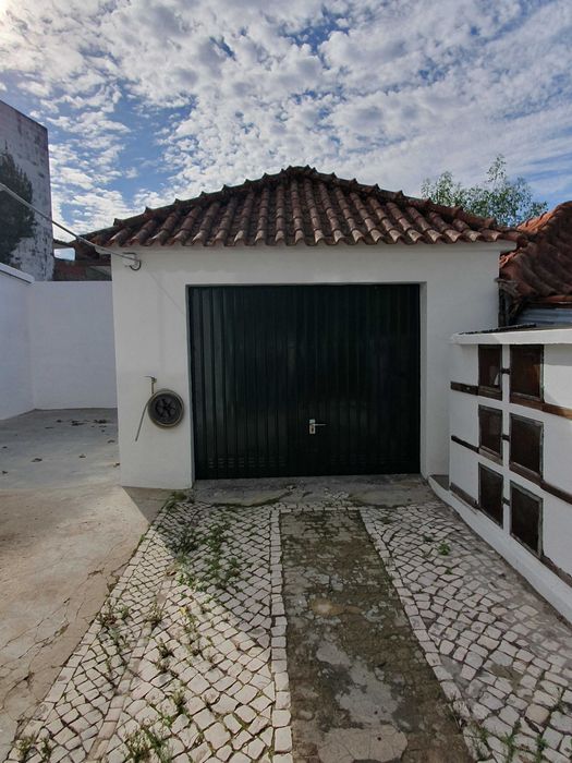 Andar de Moradia com garagem e quintal