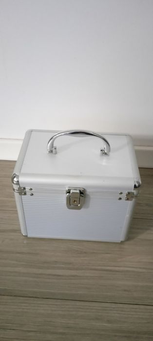 Kuferek aluminiowy skrzyneczka