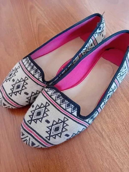 Baleriny lordsy Pull&Bear 38 etno azteckie wzory fuksja loafersy