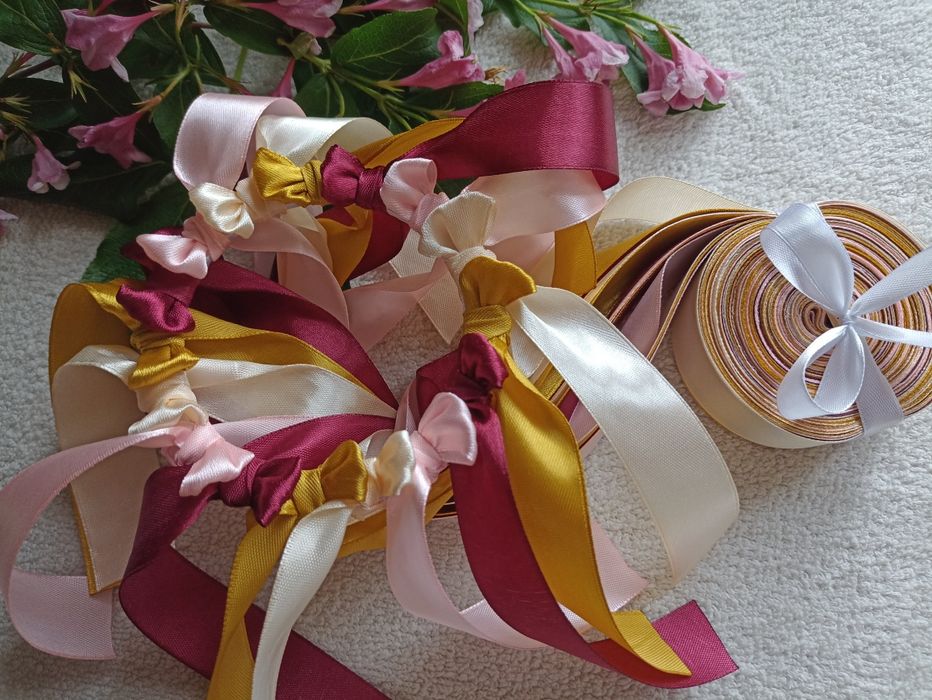 Ring oczepinowy 16 wstążek na kole odwiązywany