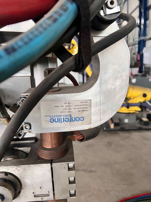 Kompletna cela zrobotyzowana – 2x FANUC R-2000iB + Centerline + ASPA + Siemens