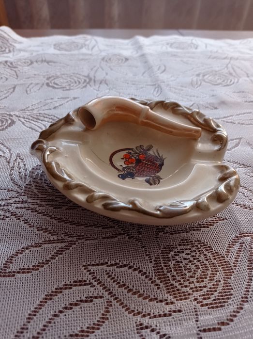 Popielniczka.       .