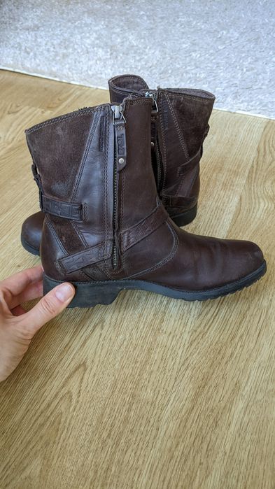 Teva демісезонні чоботи