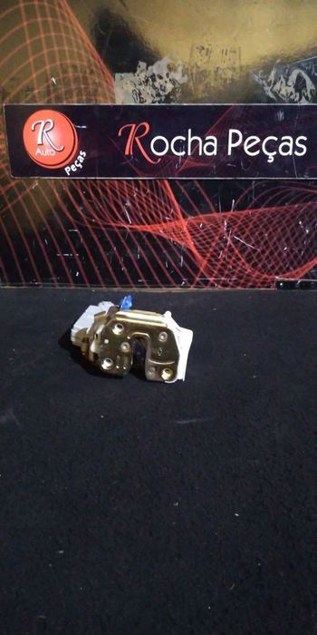 Fecho Da Porta Frente Esq Nissan Primera (P11)
