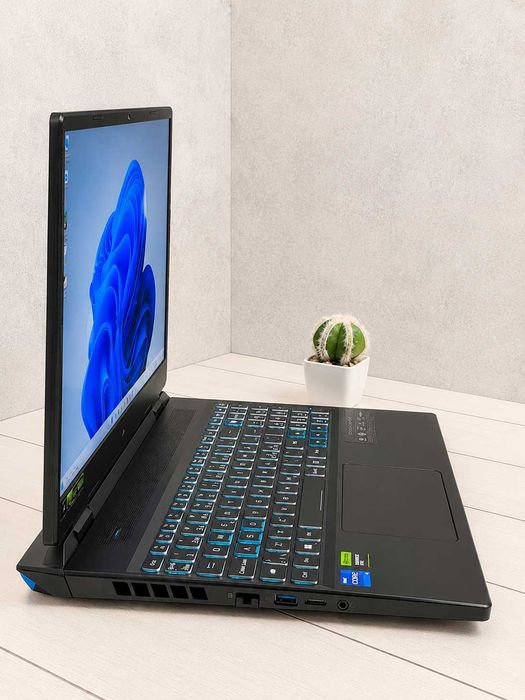 Acer Predator Helios Neo 16  i9-13900HX RTX 4070 32ram 1TB 165hz  Гарантія !