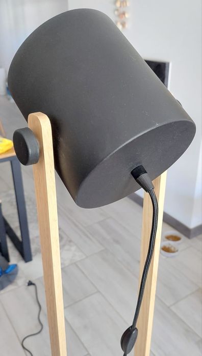 Candeeiro de pé Eglo