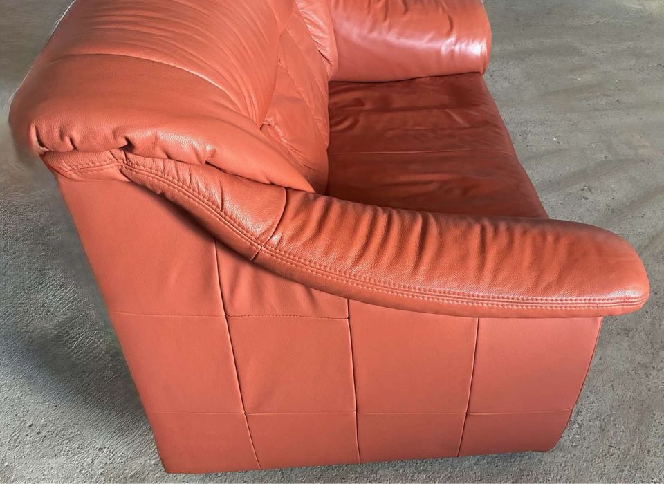 Шкіряний диван. Привезений з Німеччини.