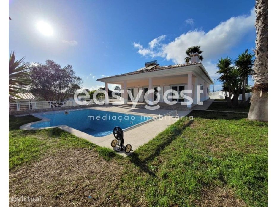 Detached House V3+3 Located in Caixas, Sesimbra, with Swimming Pool