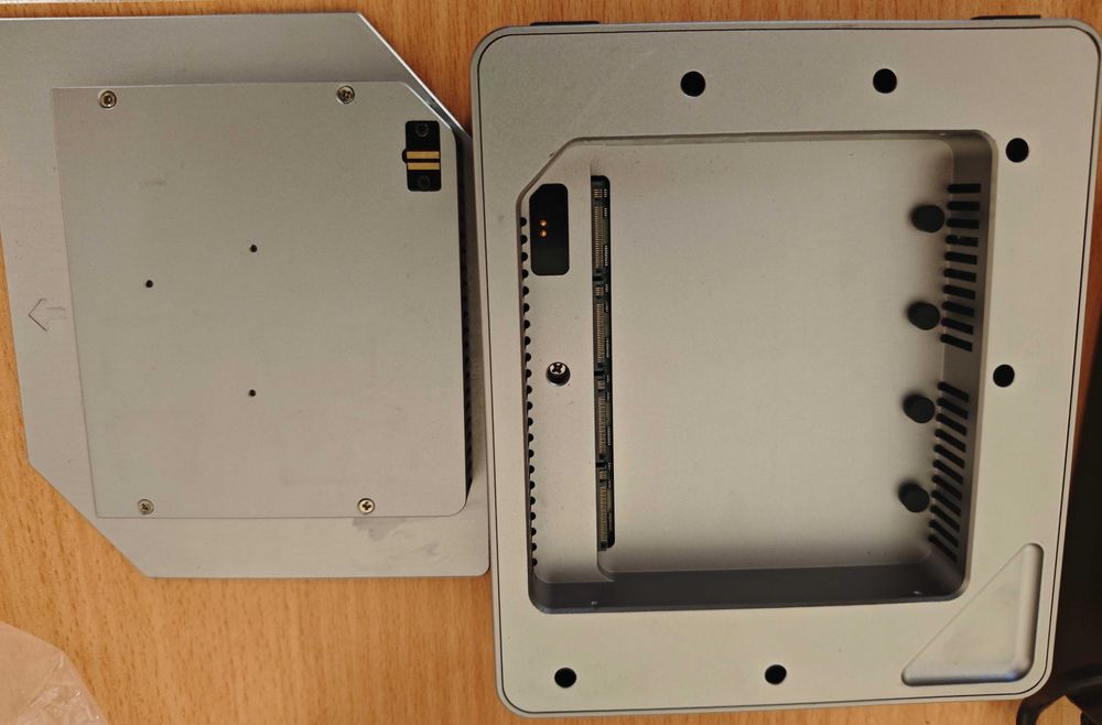 Acasis 4 Bay M.2 NVMe