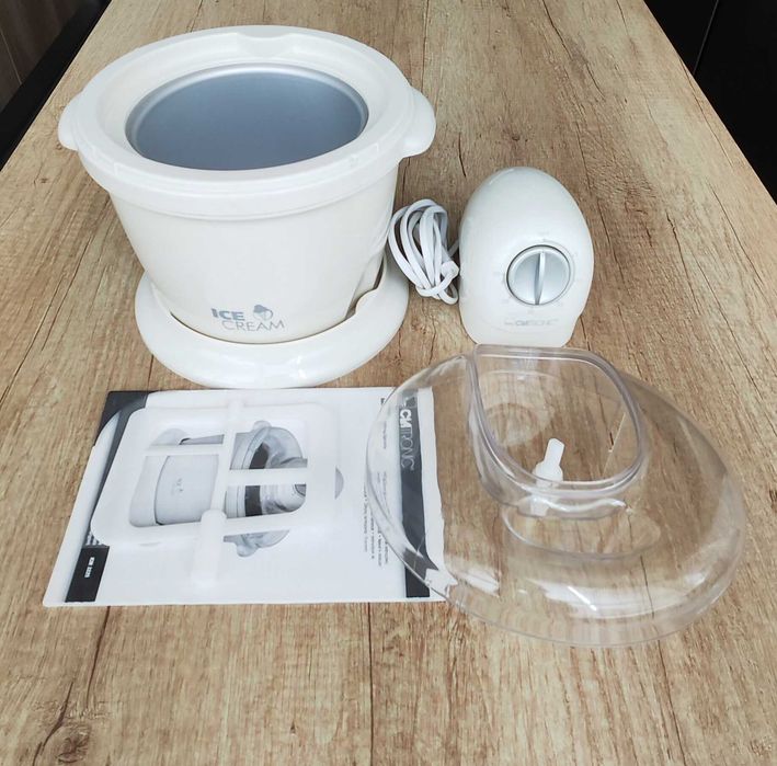 Máquina de Gelados Clatronic ICM 3225