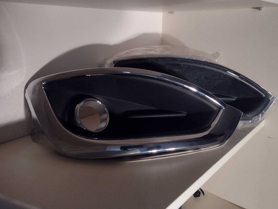 Chrysler Pacifica II 17- ramka chrom halogenu atrapa zderzaka