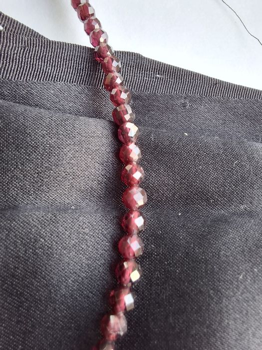 Чокер, намисто з натурального гранату