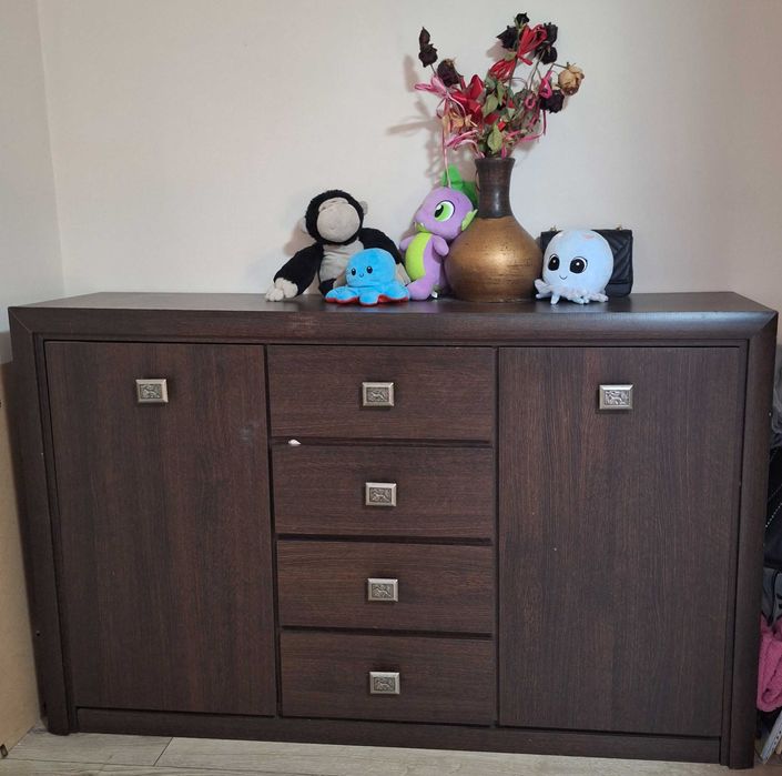 Brązowy zestaw mebli do salonu