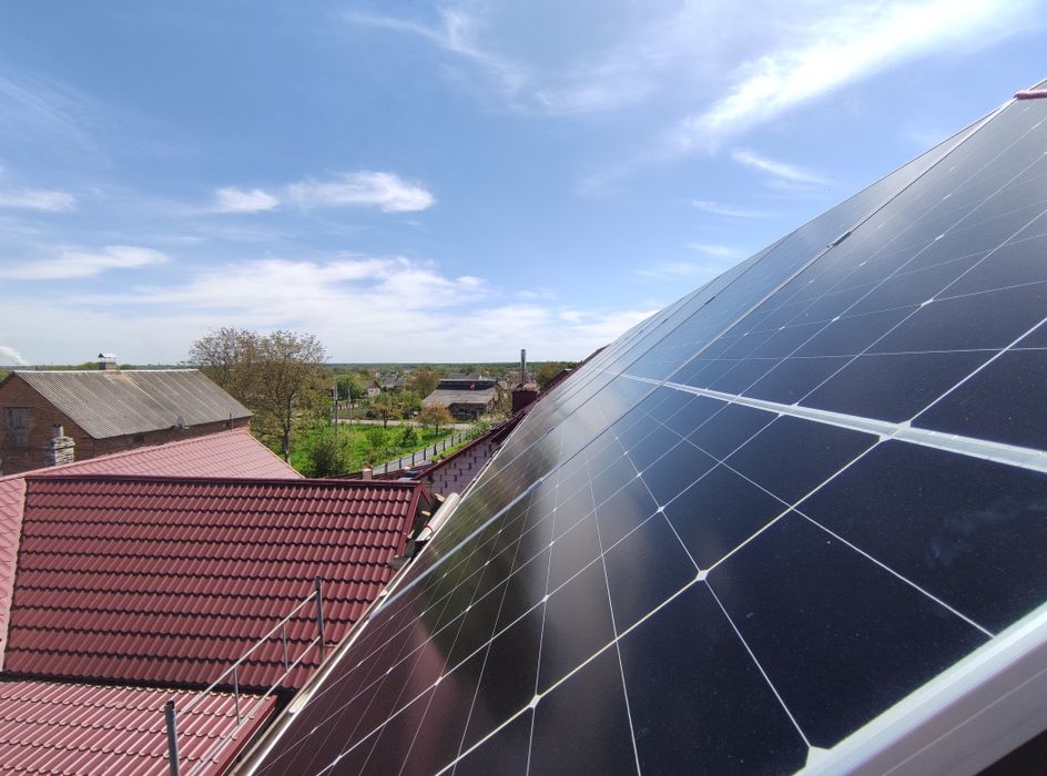 Сонячна електростанція. Зелений тариф. Монтаж сонячних панелей.