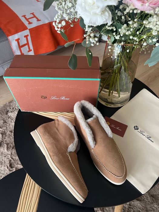 Loro Piana Open Walk Loafers z futrem – beżowe, rozmiar 38
