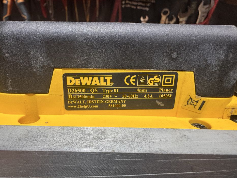Рубанок профессиональный DeWalt D26500K (Германия) + кейс, упор и комплект