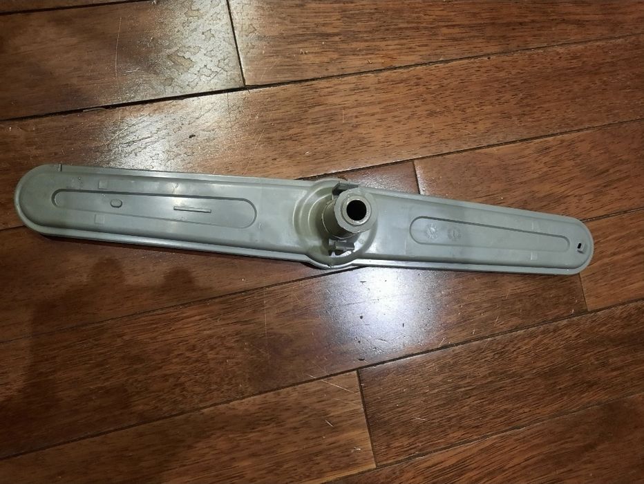 Spryskiwacz (śmigło) dolny i górny do zmywarki Whirlpool ADG 658/1 IX