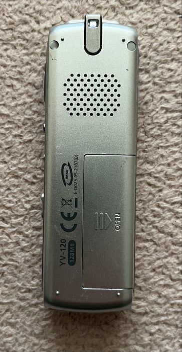 Диктофон Samsung YV-120